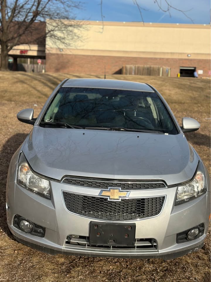 2011 Chevrolet Cruze LS Sedan 4D