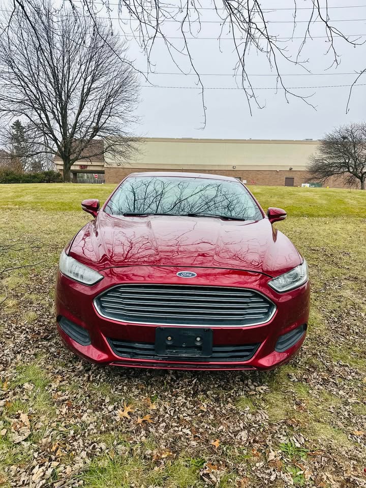 2013 Ford Fusion SE Sedan 4D